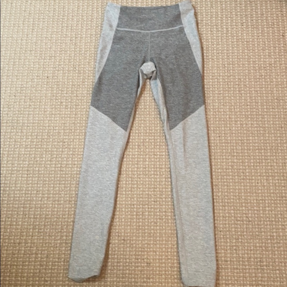 Warmup 7/8 Legging in dove/ash Outdoor Voices